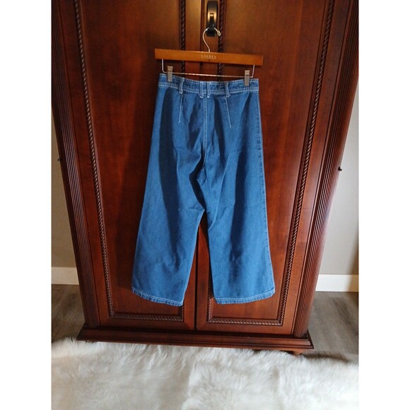 NWOT BDG-Urban Outfitters Women's Size 26 Button-Fly High Waist Flare Leg Jeans - Picture 3 of 8